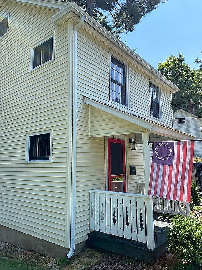 Photo of 4 Stebbins Brook Ln