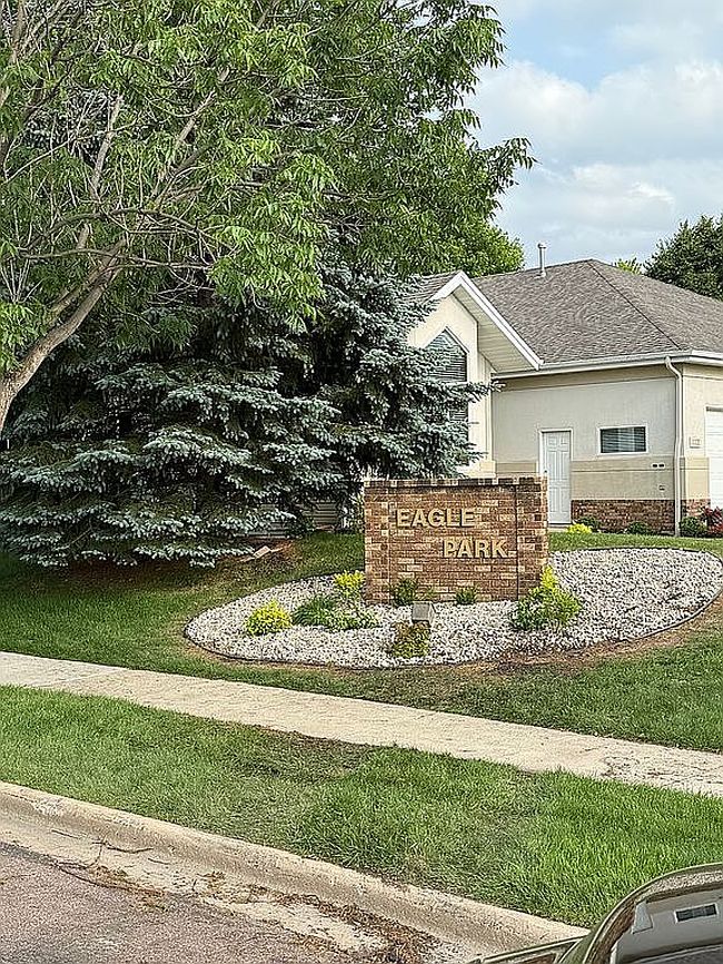 1172 Eagle Park Dr S, Fargo, ND