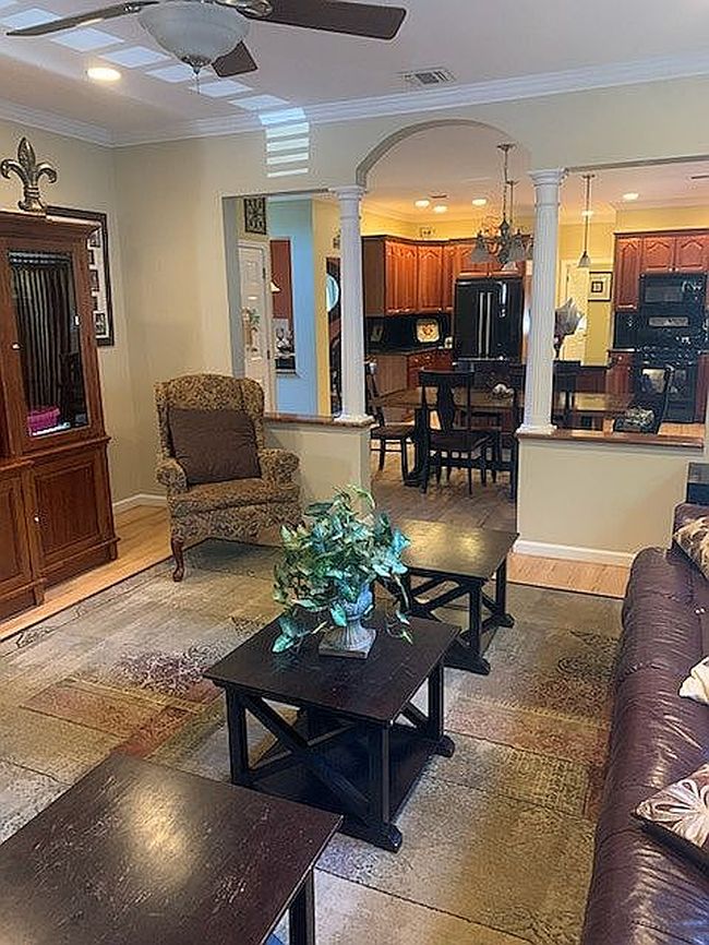Photo of 134 Nassau St, Massapequa, NY