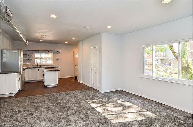 Photo of 4070 Howley St Apt 2, Pittsburgh, PA