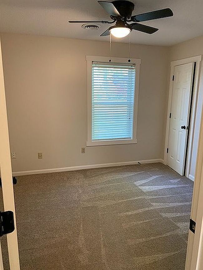 Image of 8610 Lake Shore Dr W