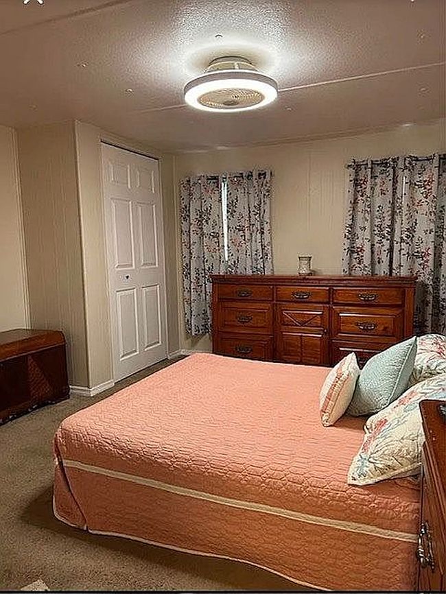 Photo of 5211 Moon St, Zephyrhills, FL