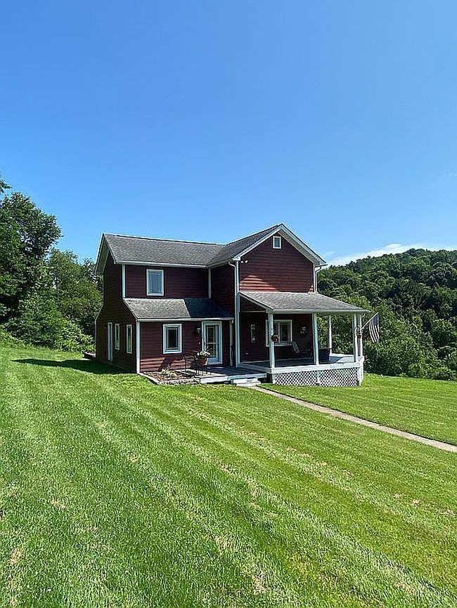 Photo of 179 Clydes Rd, Burgettstown, PA