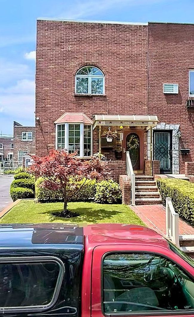 Photo of 326 Bay 14 St, Brooklyn, NY