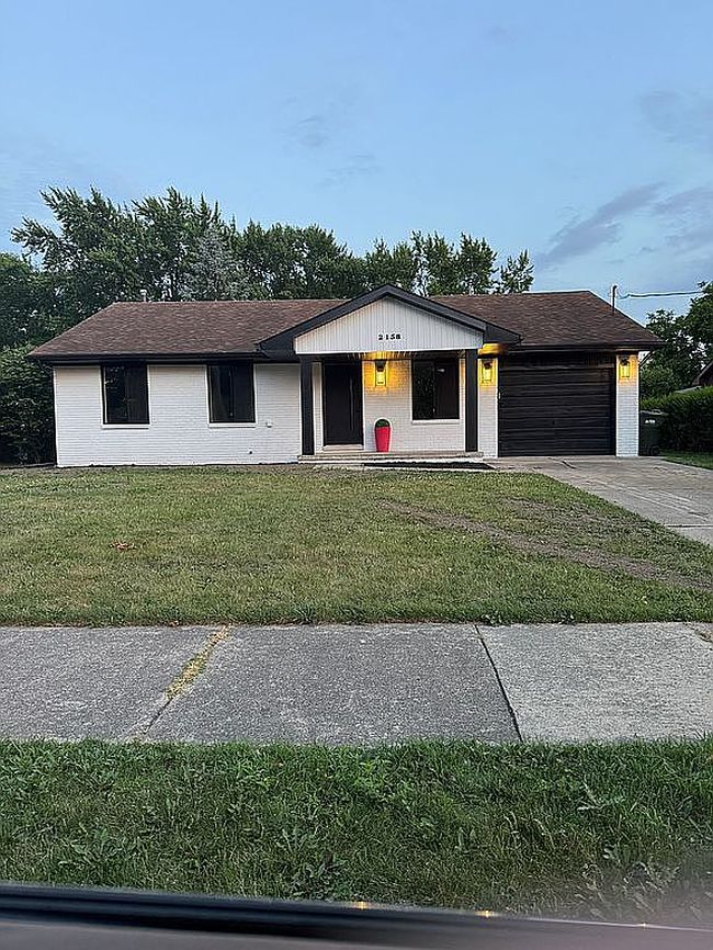 Photo of 2158 Elmcrest Rd, Sterling Heights, MI