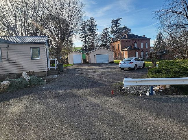 Image of 305 Franklin St