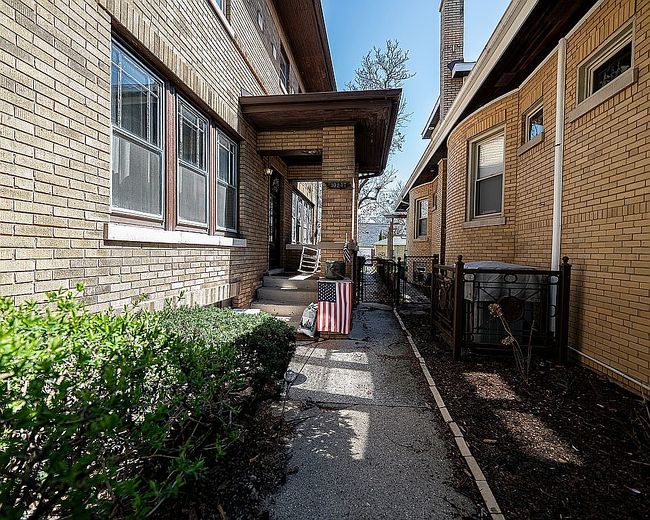 Image of 10247 S Bell Ave