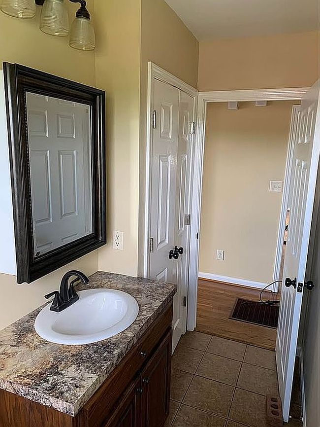 Image of 445 Oak St