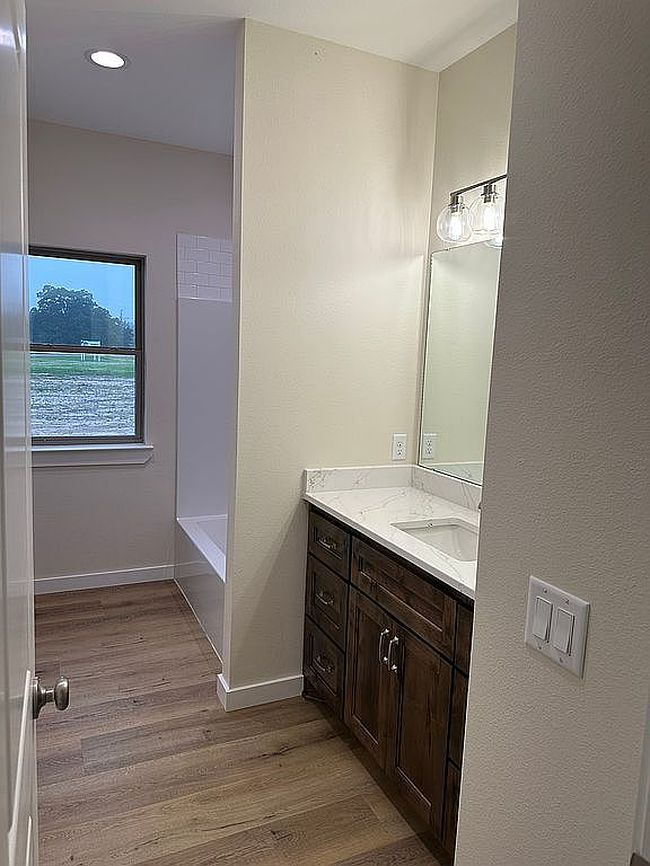 142 Private Road 32501, Paris, TX