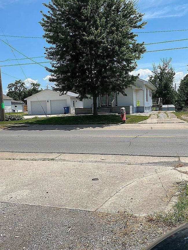 Photo of 508 S Park St, Sesser, IL
