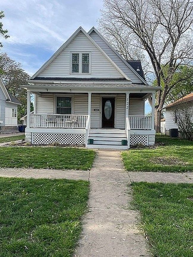 Image of 122 E 10th St