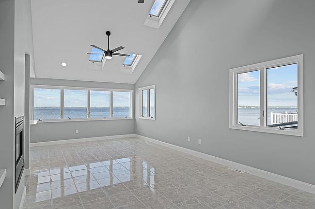 Photo of 198 Shawomet Ave, Warwick, RI