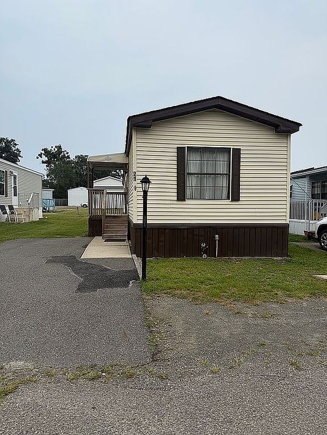 Photo of 21 Geneva Rd, Lakehurst, NJ