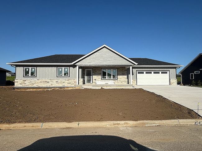 Photo of 145 Mulberry Dr Se, Cascade, IA