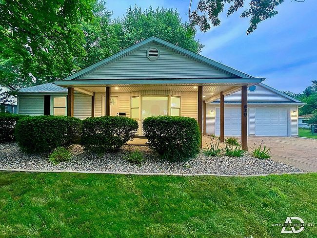 Photo of 830 W River St, Bourbonnais, IL