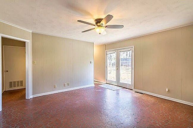 Photo of 42 Fieldcrest Dr, Jackson, TN