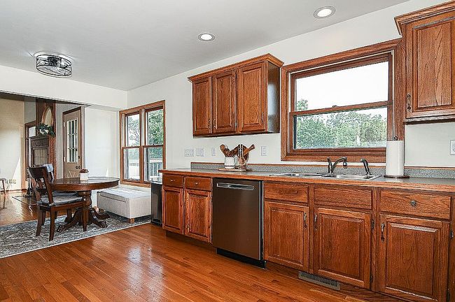 Photo of 11184 Woodview Dr, Dubuque, IA