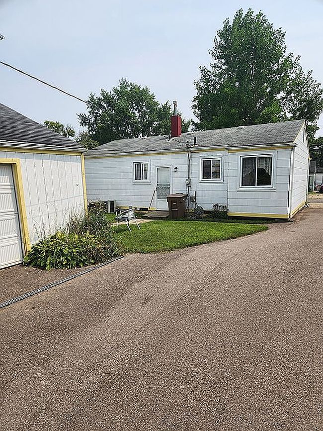 Photo of 681 Clara Ave, Pontiac, MI