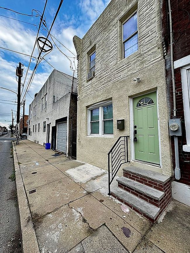 Photo of 1945 Pierce St, Philadelphia, PA