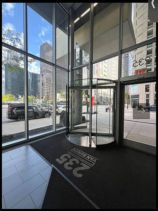 Image of 235 W Van Buren St Unit 1509