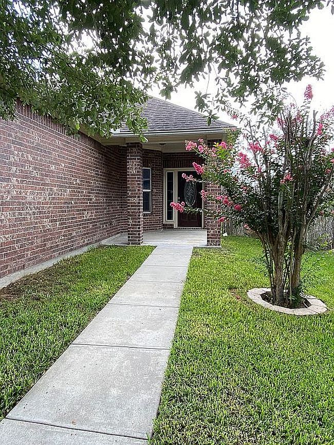 Photo of 109 Flint Rock Ct, Victoria, TX