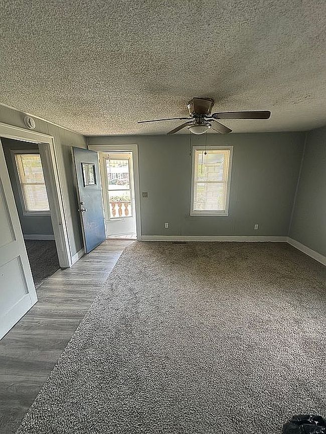 Photo of 3200 Piatt Ave, Mattoon, IL