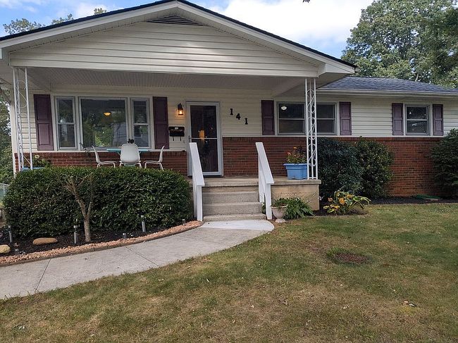 Image of 141 Riverview Dr