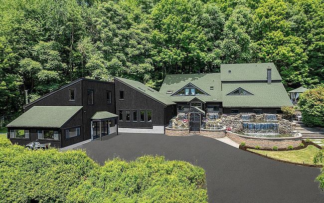 Photo of 19 Greentree Ln, Chester, NY