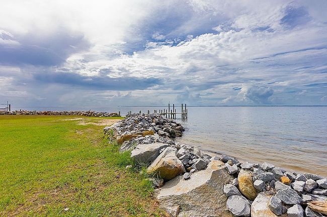 Photo of 6024 Dolphin Rd, Oriental, NC