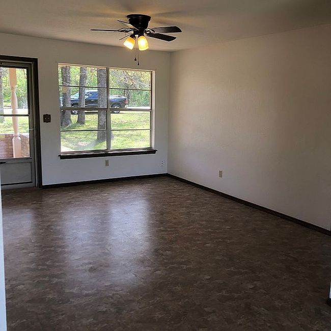 Additional photo 2 of property located at 116 Connolly Dr