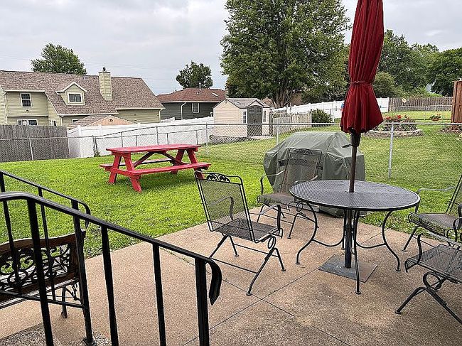 Photo of 1040 W 58th St, Davenport, IA