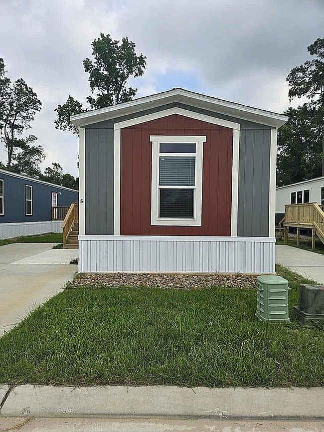Preview of property located at 23101 Green Oaks St #5