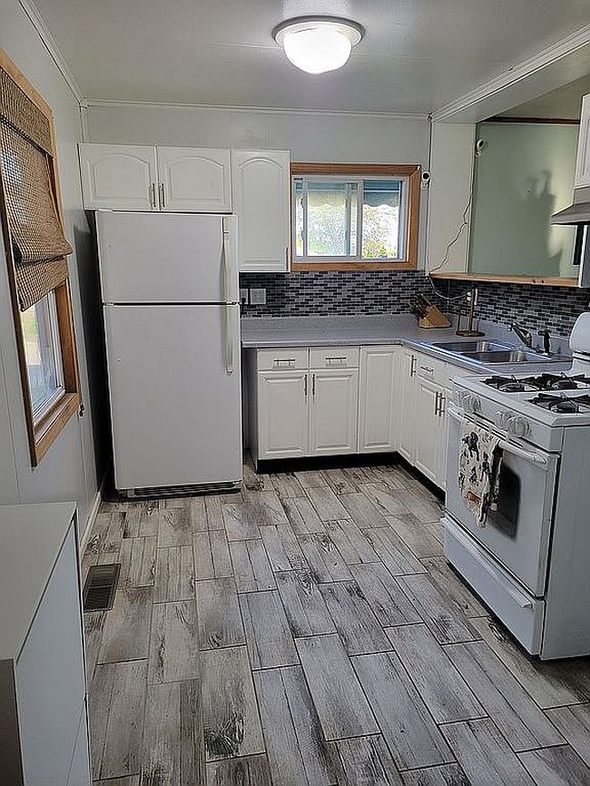 Image of 1400 Meriden St