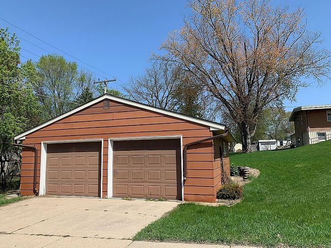 Image of 207 E Douglas Ave