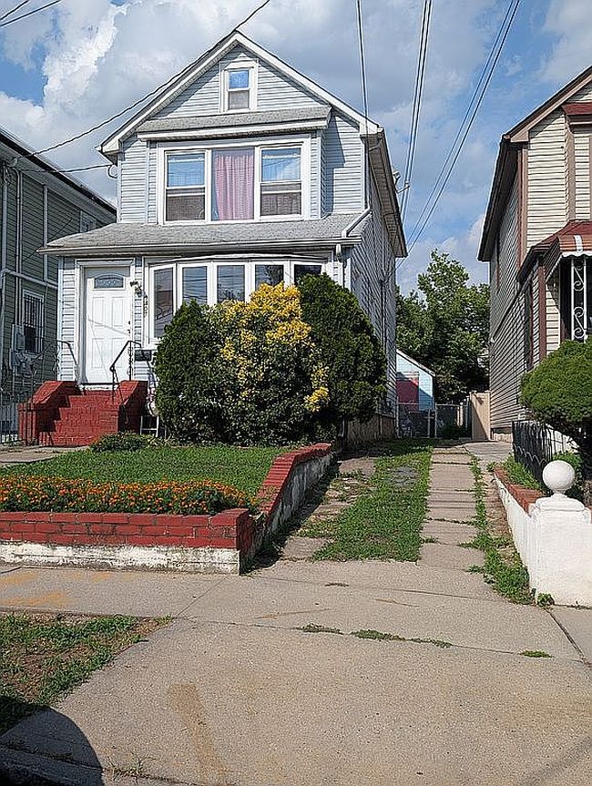 Photo of 9407 207th St, Jamaica, NY