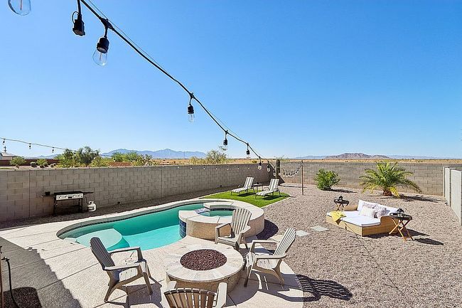 Photo of 40634 W Hillman Dr