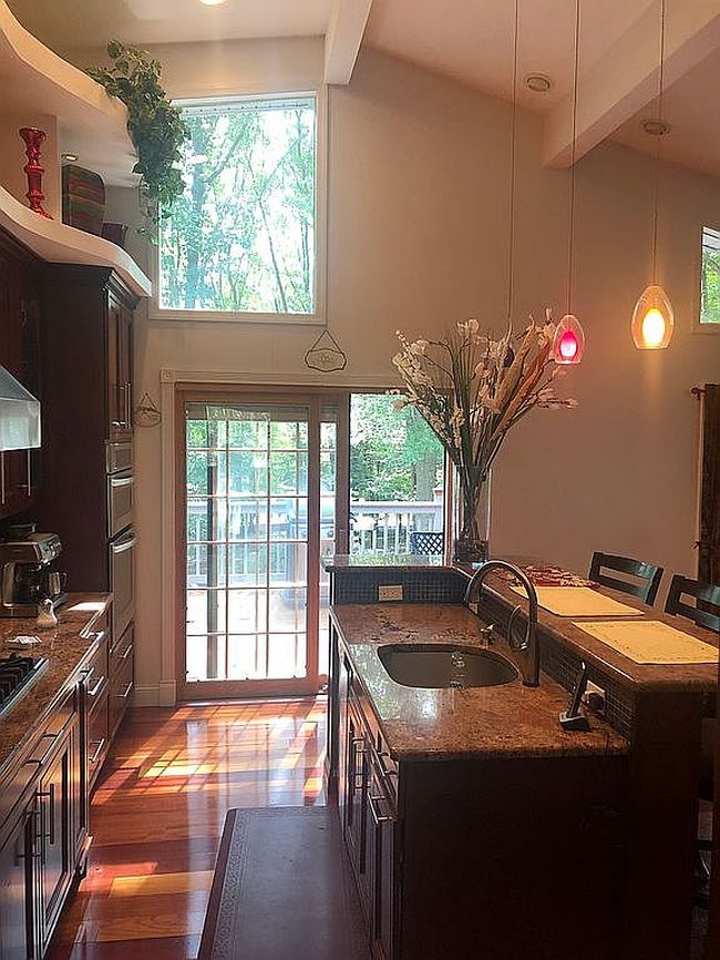 Preview of property located at 5 Hollow Tree Ct