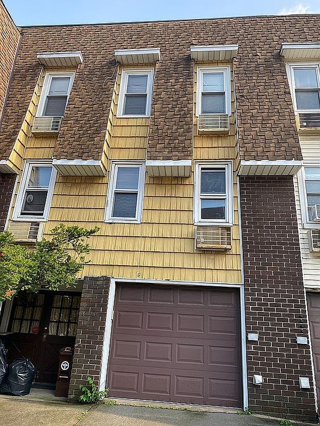 Photo of 20932 23rd Ave, Flushing, NY