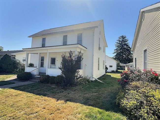 911 Chestnut St, Dresden, OH