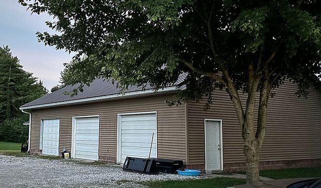 Photo of 210 N Baker Ln, Clinton, IN