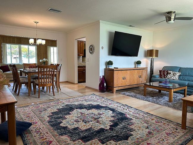 Image of 1770 Palm Dr