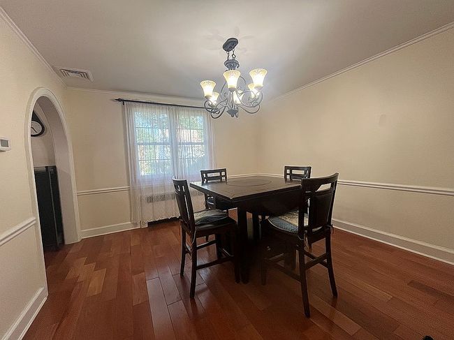 Photo of 9 Longview Pl, Great Neck, NY