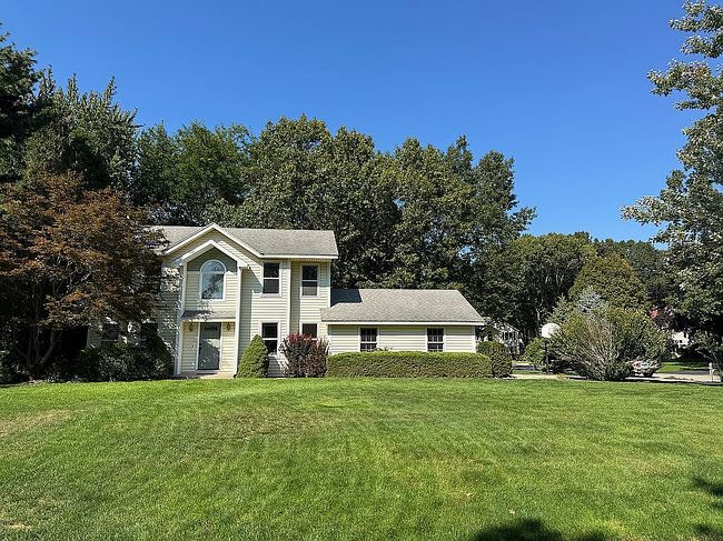 Photo of 2215 Sunset Bluff Dr
