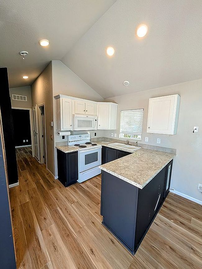 Preview of property located at 9252 E Broadway Rd