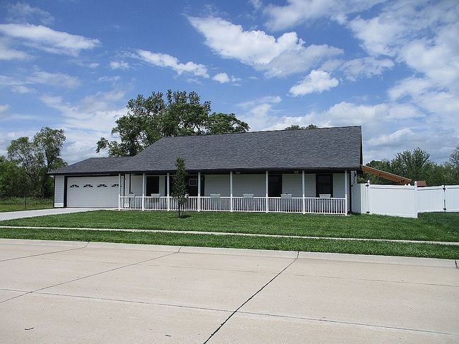 Photo of 1115 Vista Way, York, NE