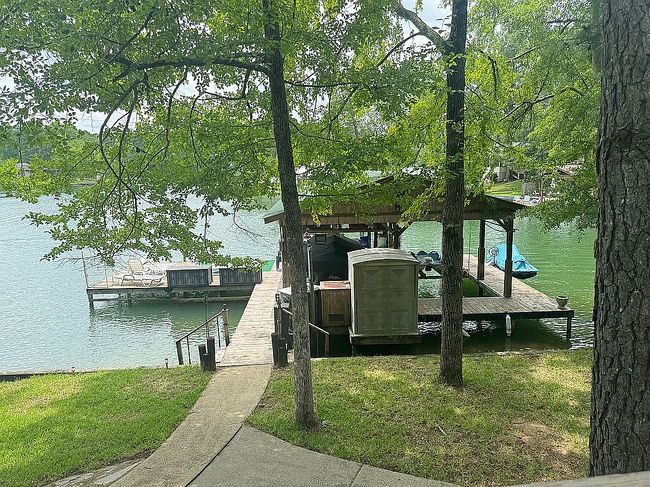 Image of 250 Holley Cir