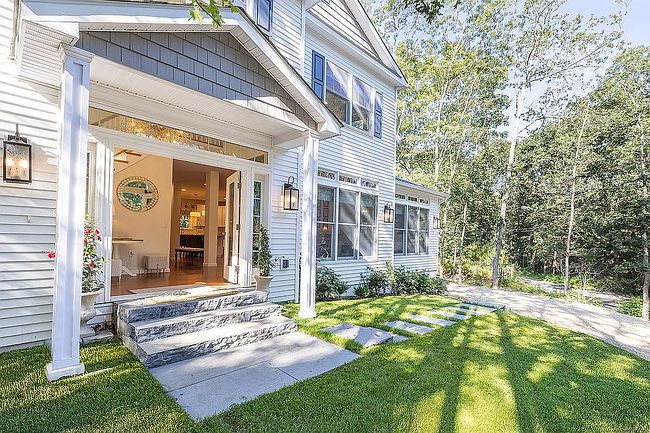 Photo of 612 Stephen Hands Path, East Hampton, NY