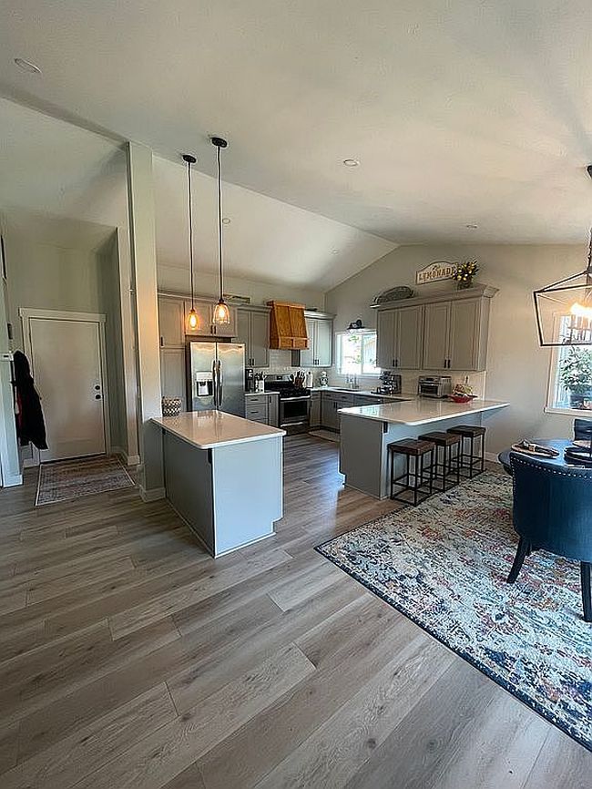 Photo of 5048 Laurelwood Dr, Klamath Falls, OR