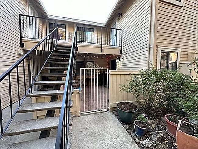 Photo of 7441 Auburn Oaks Ct Apt A, Citrus Heights, CA