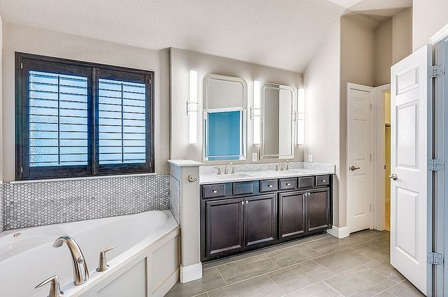 Photo of 6432 Brynwyck Ln, North Richland Hills, TX